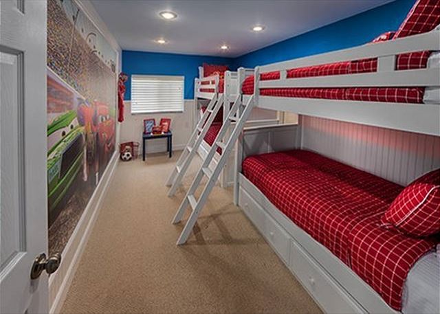 disneyland vacation rental bunk beds